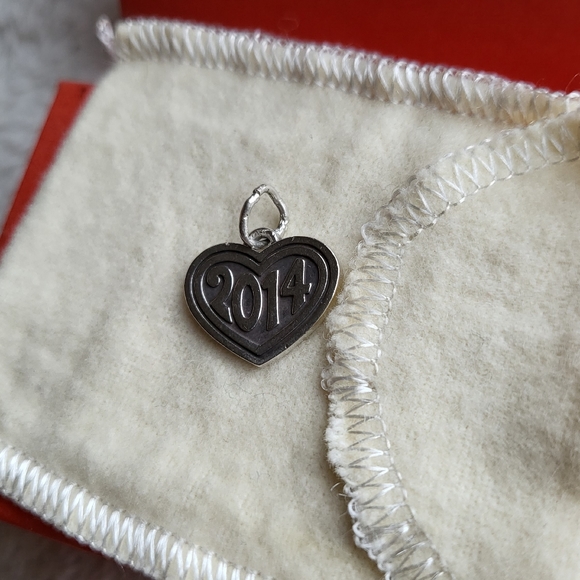 James Avery Sterling silver "2014" Heart Charm✨️ Price is firm. - Picture 3 of 7